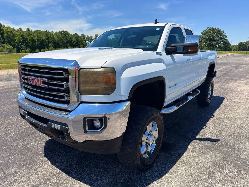 Used 2016 White GMC SLT image 12