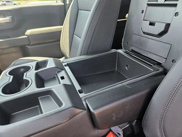 New 2025 Summit White GMC Pro image 26