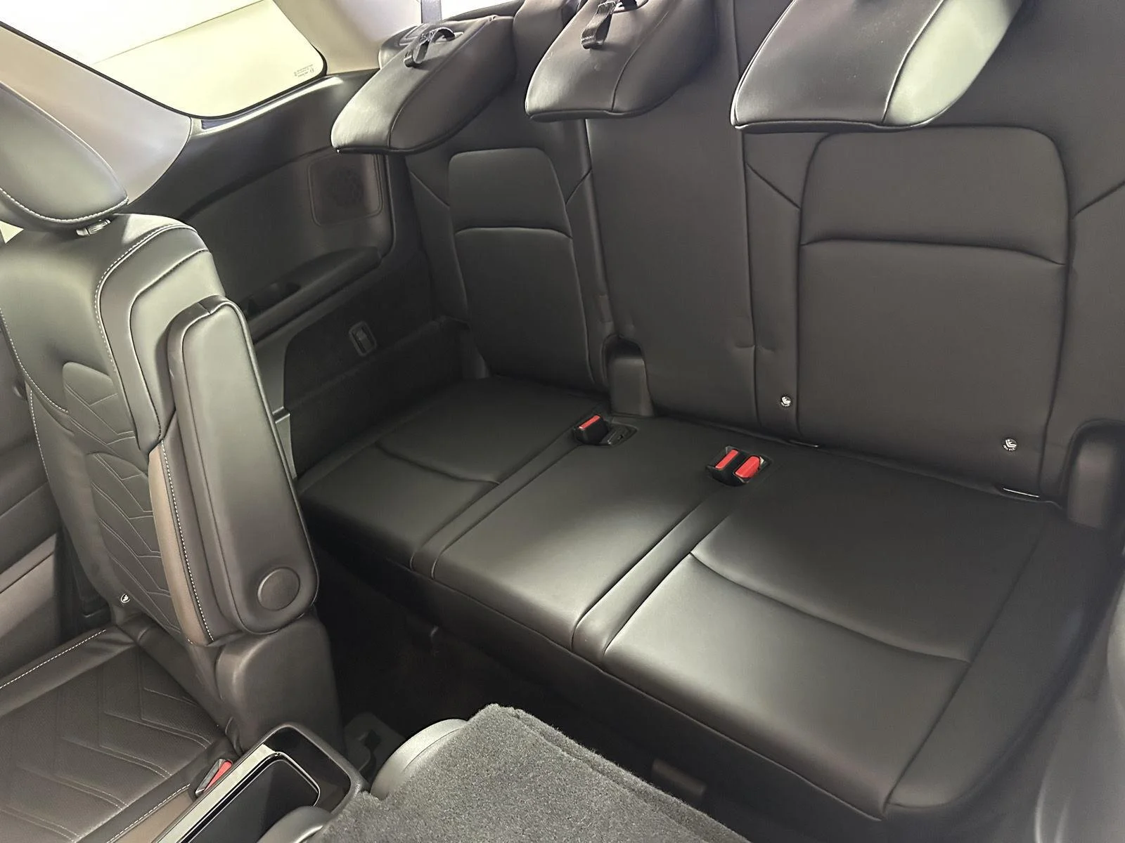 Used 2025 Everest White Pearl Tricoat/Super Black Nissan Platinum image 23