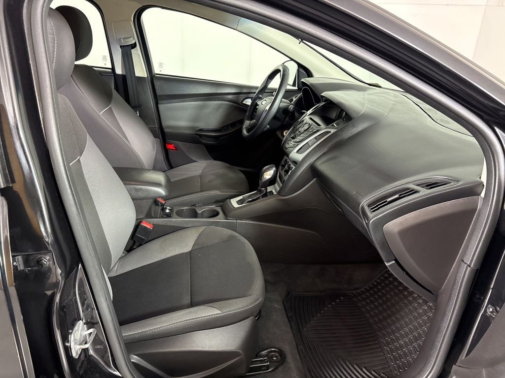 Used 2014 Black Ford SE image 13