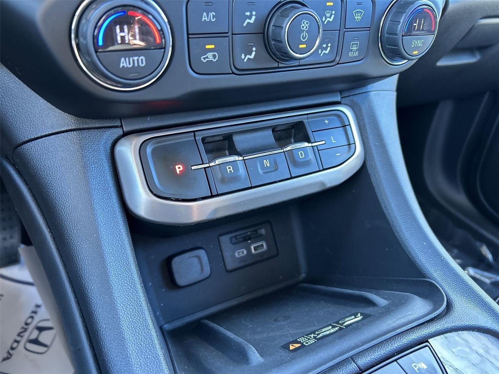 2021 GMC Acadia Denali - Photo 19