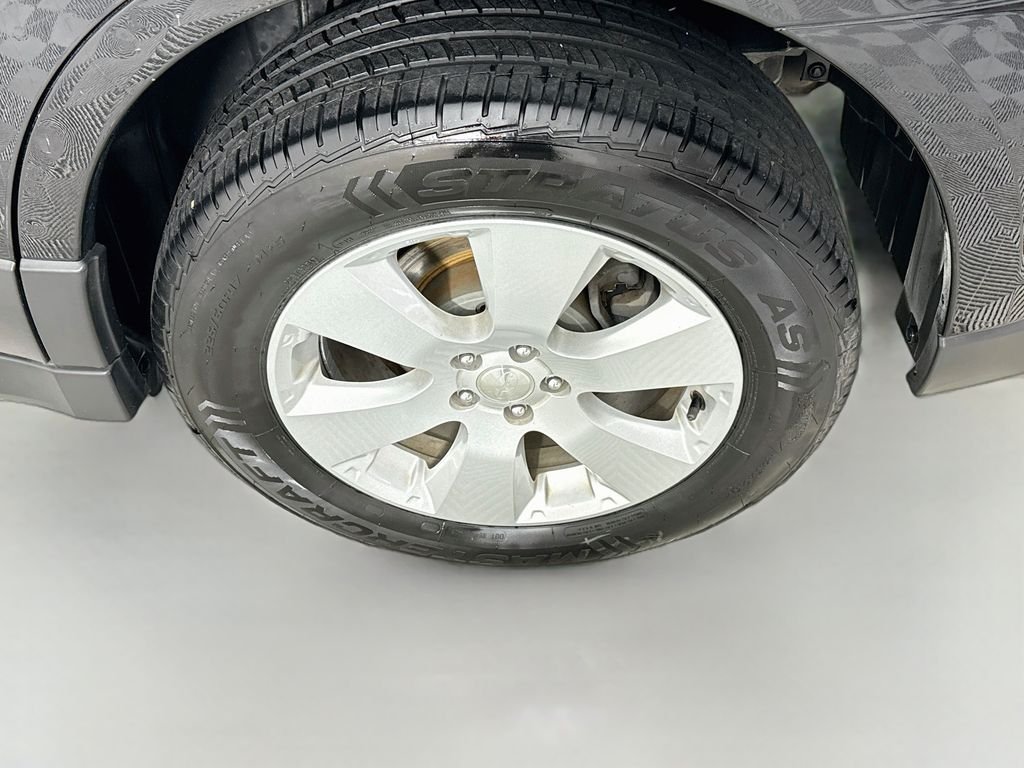 Used 2012 Black Subaru 2.5i Premium image 28
