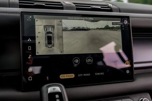 2025 Land Rover Defender V8 - Photo 27
