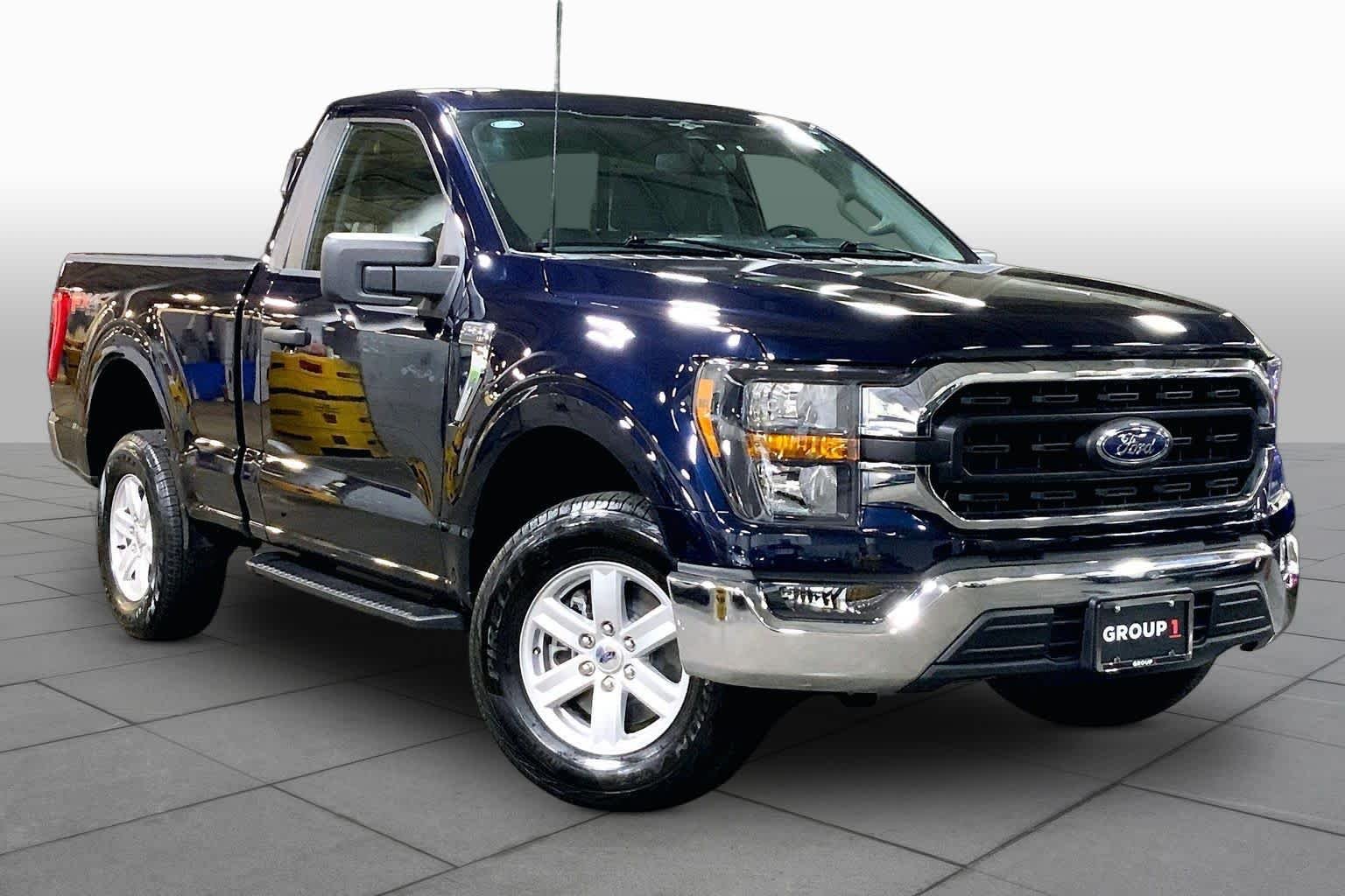 Used 2023 Antimatter Blue Metallic Ford XLT image 3