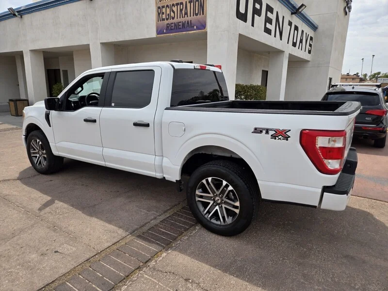 Used 2022 OXFORD WHITE Ford XL image 3