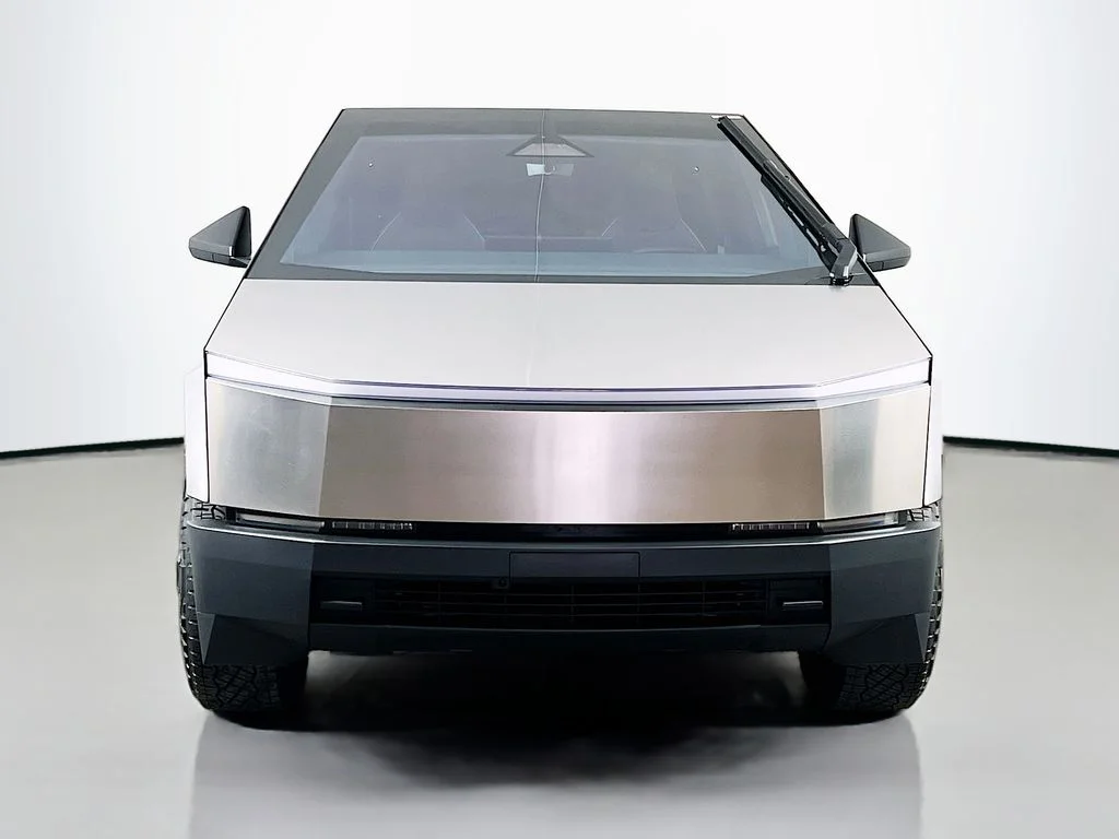 Used 2024 Tesla Cybertruck Base with VIN 7G2CEHED3RA014945 for sale in Schaumburg, IL