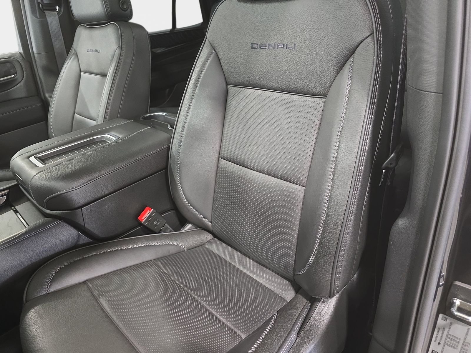 Used 2024 Silver GMC Denali image 25
