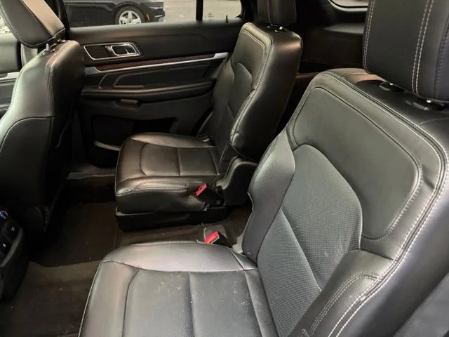 Used 2018 White Ford Limited image 12