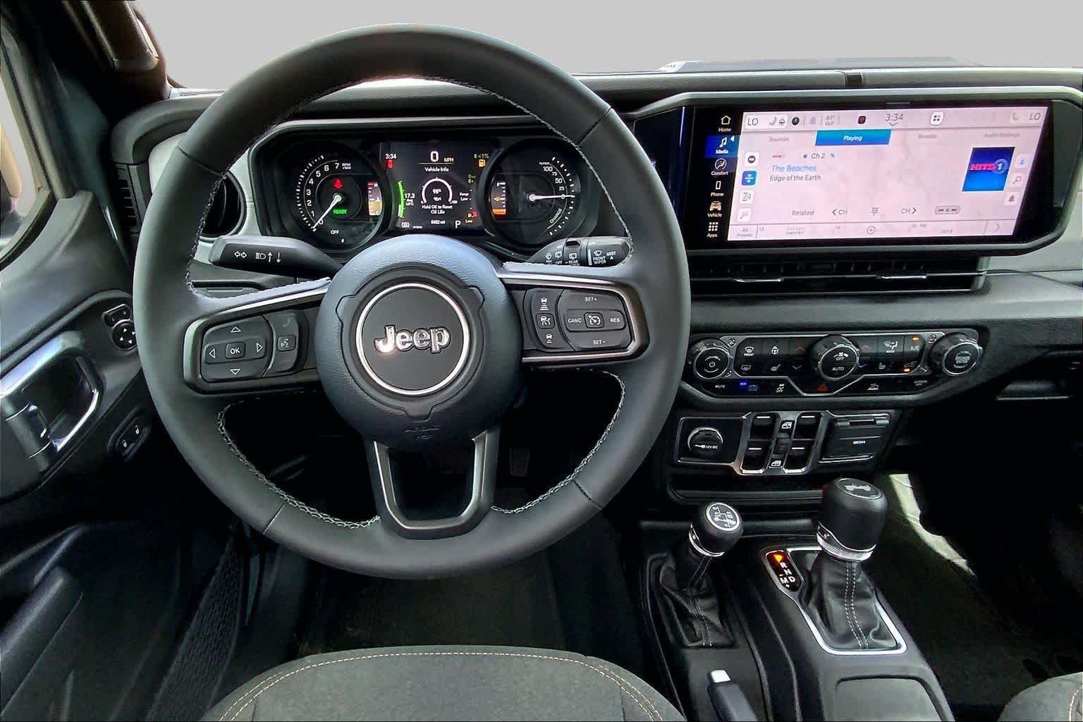 Used 2025 Anvil Clearcoat Jeep Sport S image 6