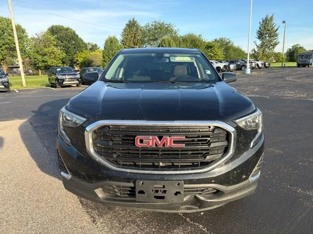 Used 2018 Ebony Twilight Metallic GMC SLE image 2