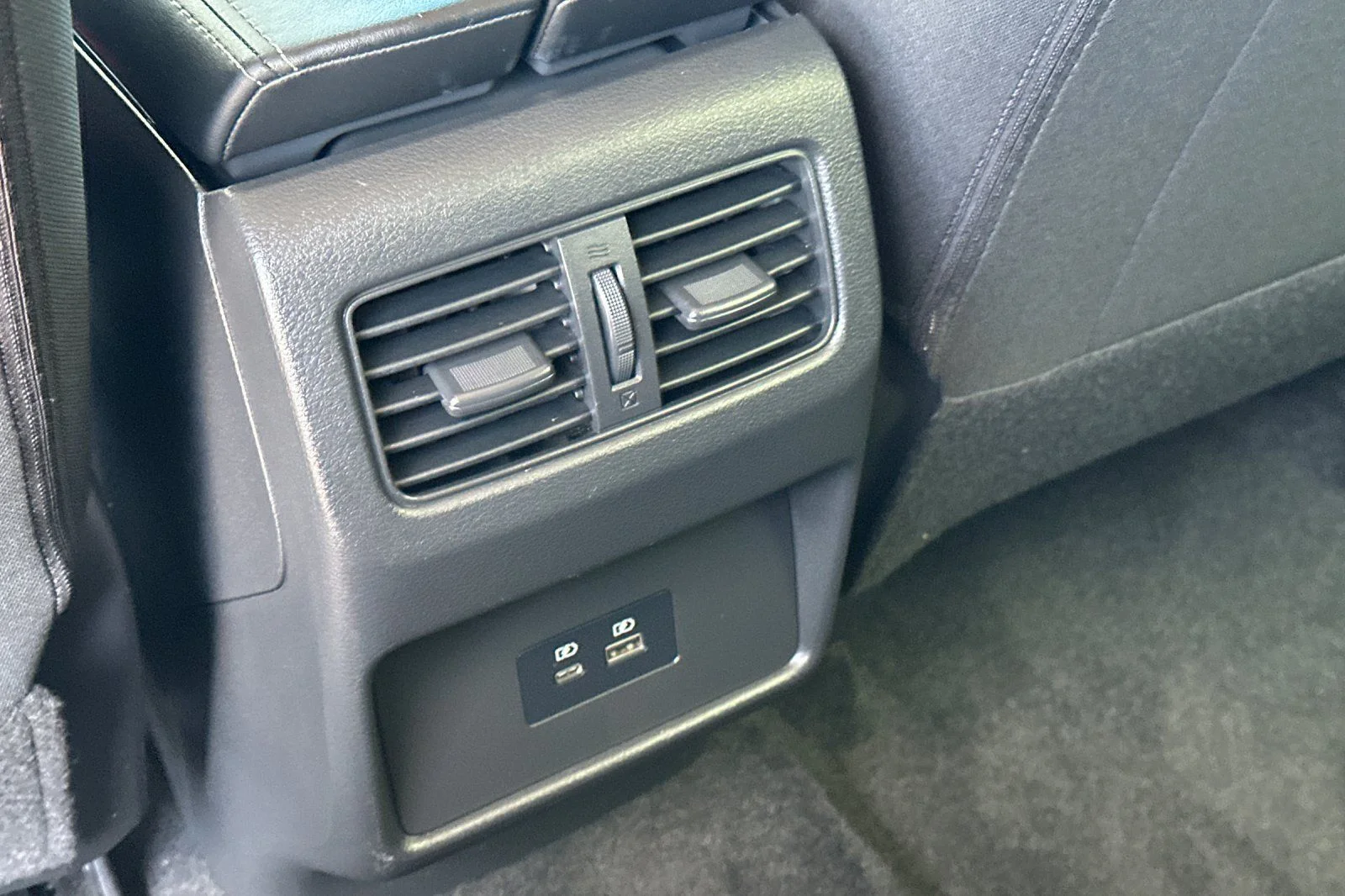 2023 Nissan Rogue SV - Photo 29
