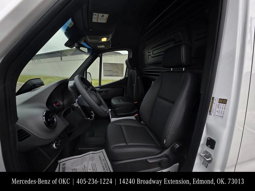 New 2026 Arctic White Mercedes-Benz Cargo 144 WB image 24
