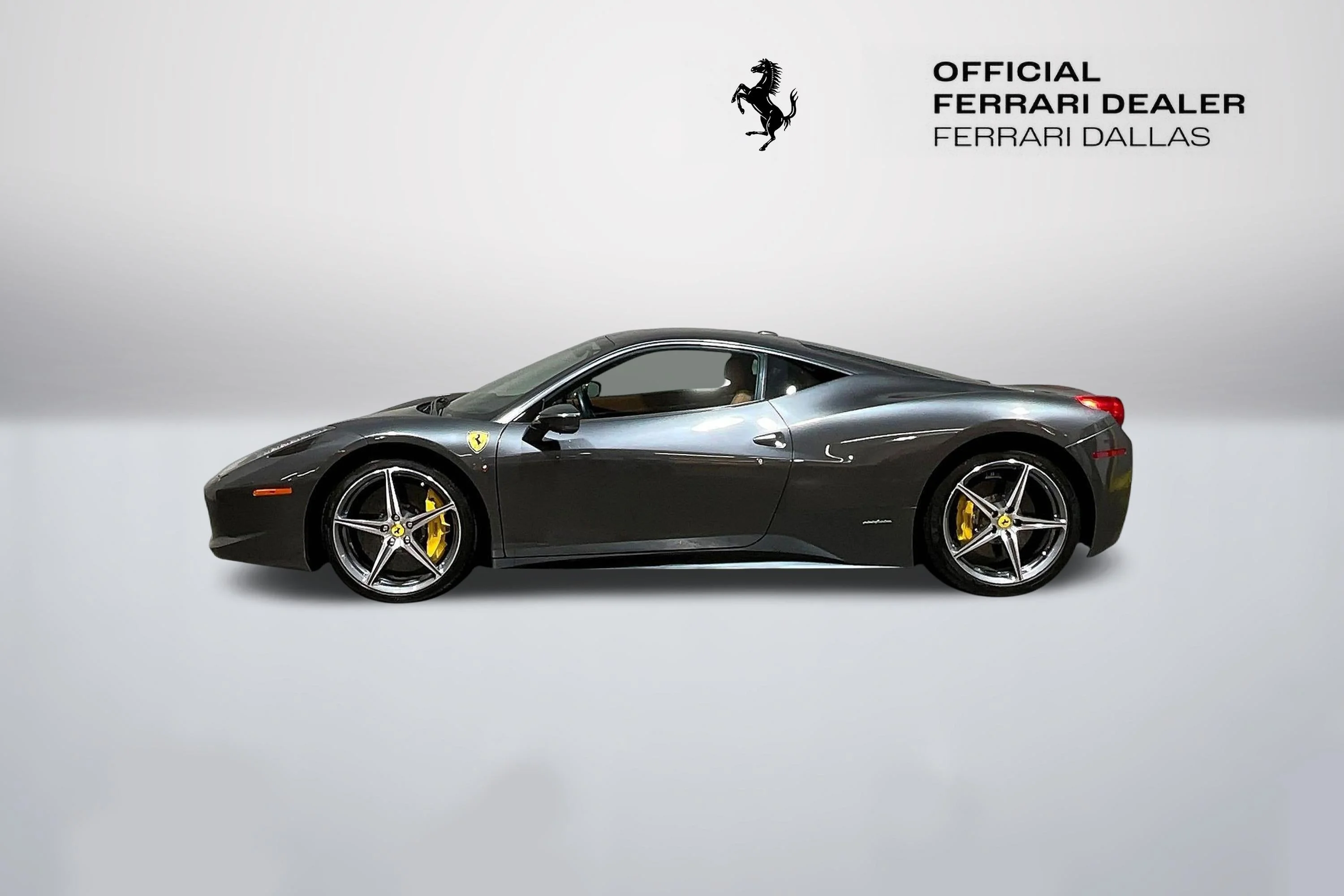Used 2014 Grigio Silverstone Ferrari  image 8