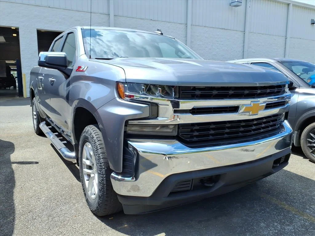 Used 2019 Satin Steel Metallic Chevrolet LT image 3