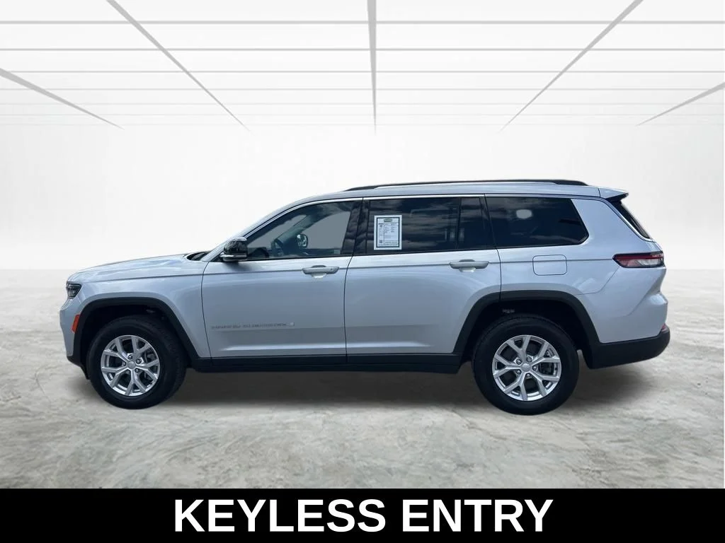 Used 2024 Silver Jeep Limited image 8