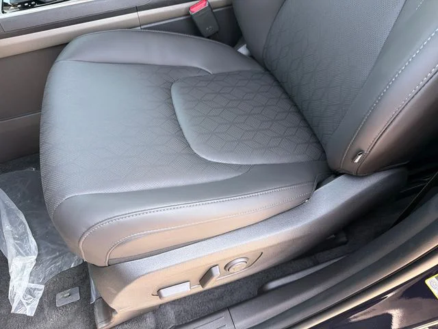 2027 Kia Carnival EX - Photo 18