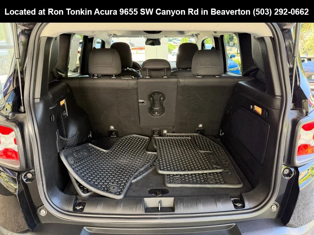 Used 2016 Black Jeep Trailhawk image 10