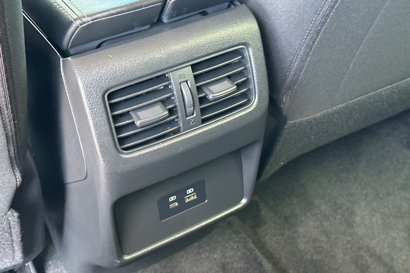 2023 Nissan Rogue SV - Photo 14