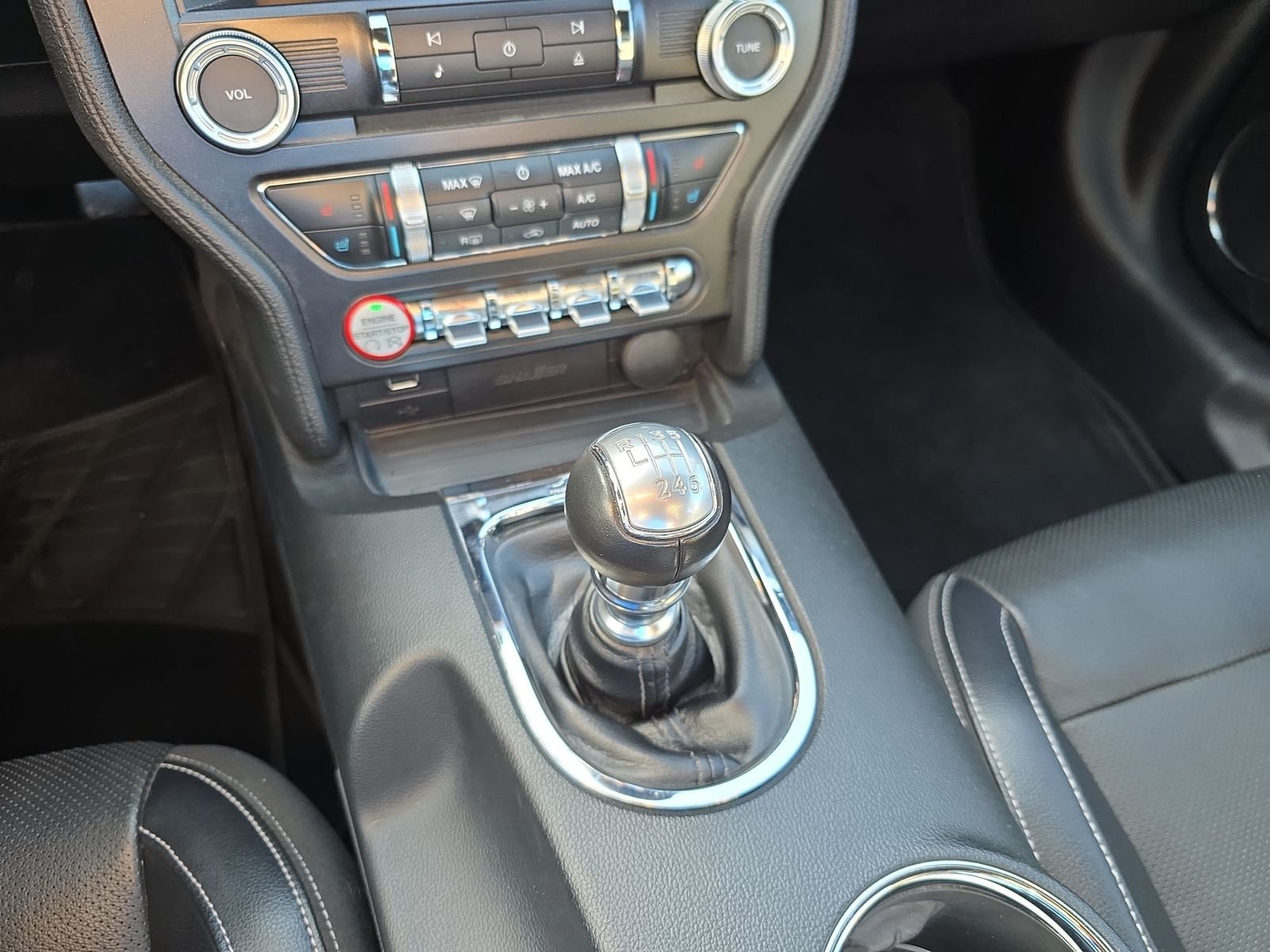 Used 2015 Black Ford GT Premium image 14