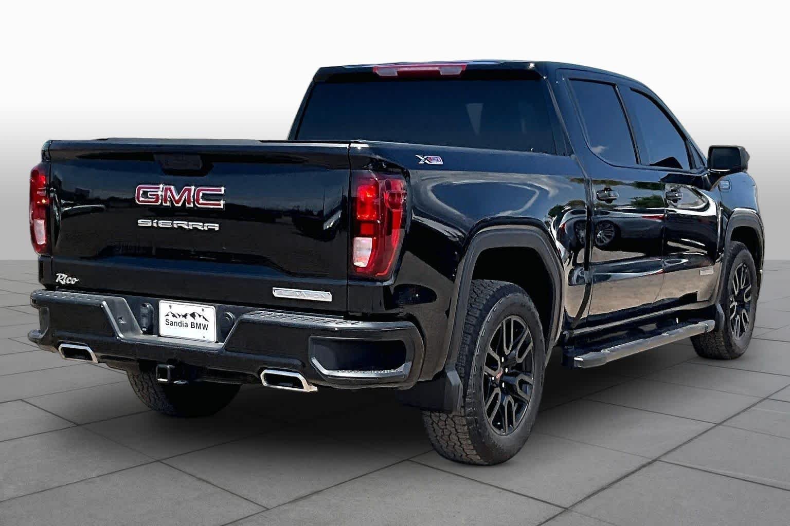 Used 2026 Onyx Black GMC Elevation image 10