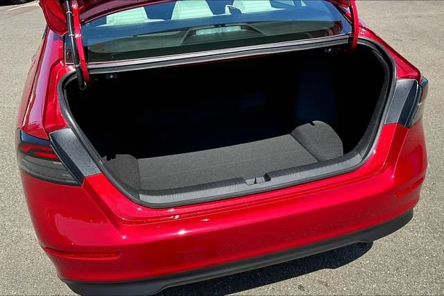 2025 Honda Accord SE - Photo 24