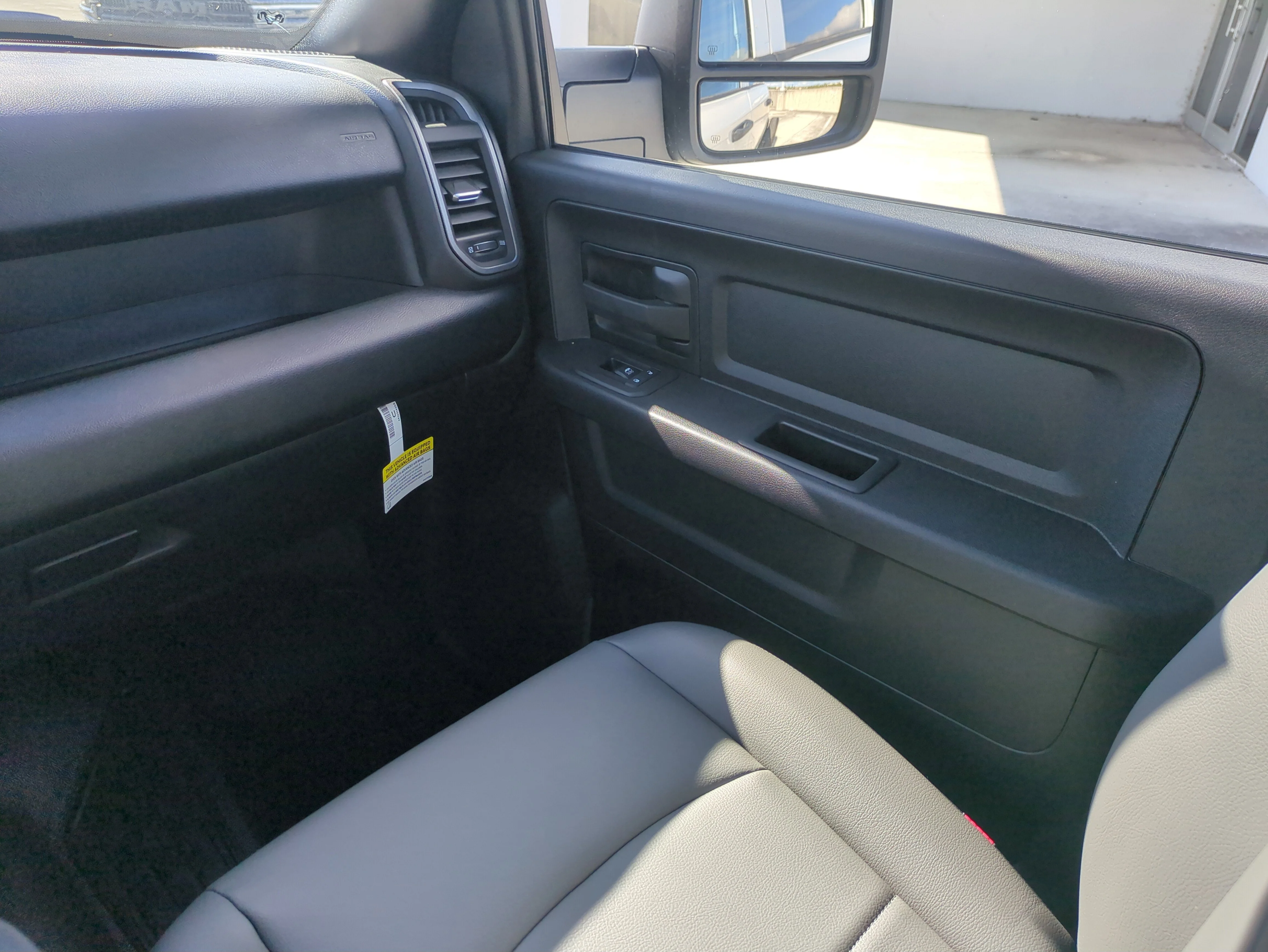 2026 RAM 3500 Chassis Tradesman - Photo 15