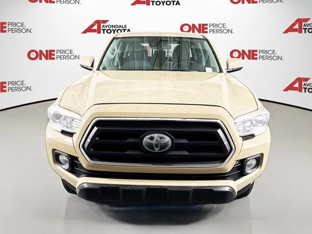 Certified Used 2020  Toyota SR5 image 2