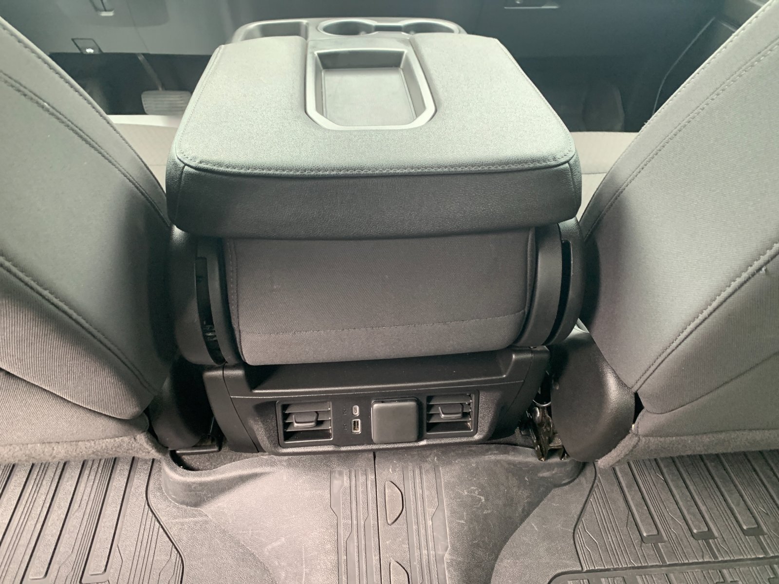 Used 2024 Silver GMC Elevation image 14