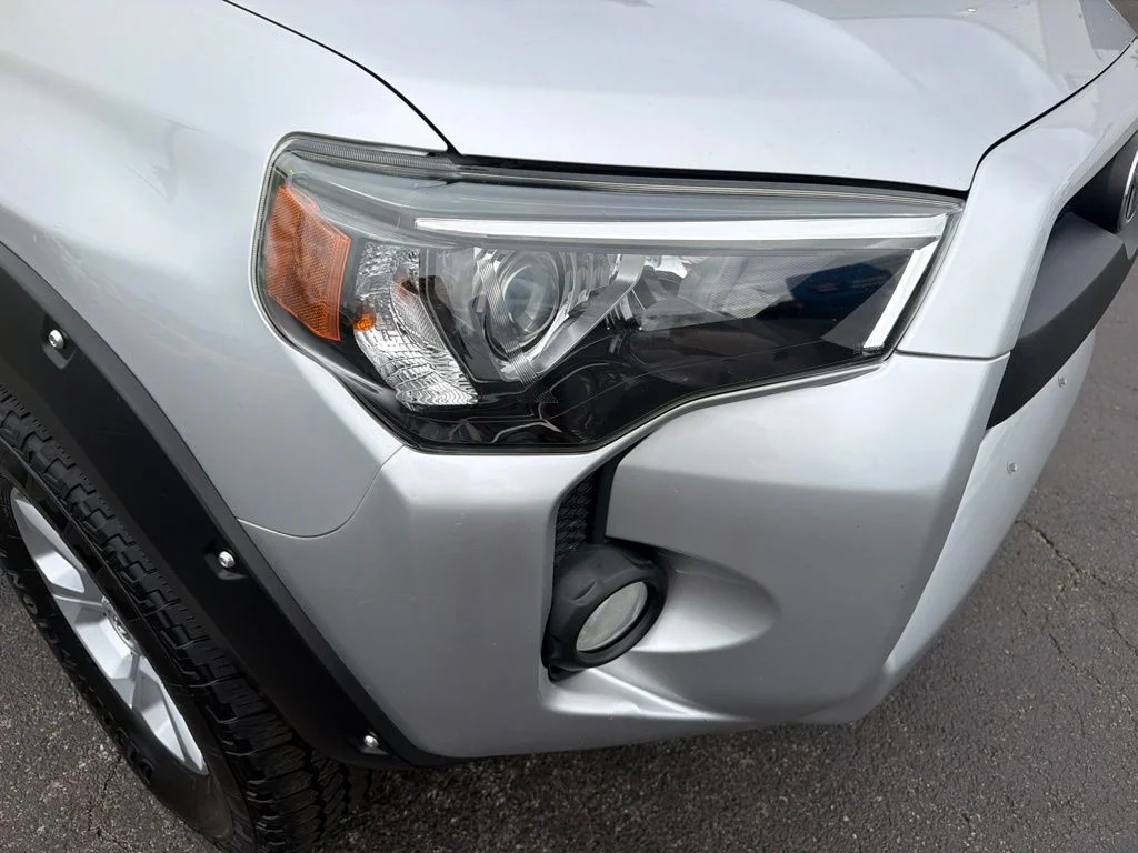 Certified Used 2018 Classic Silver Metallic Toyota SR5 image 15