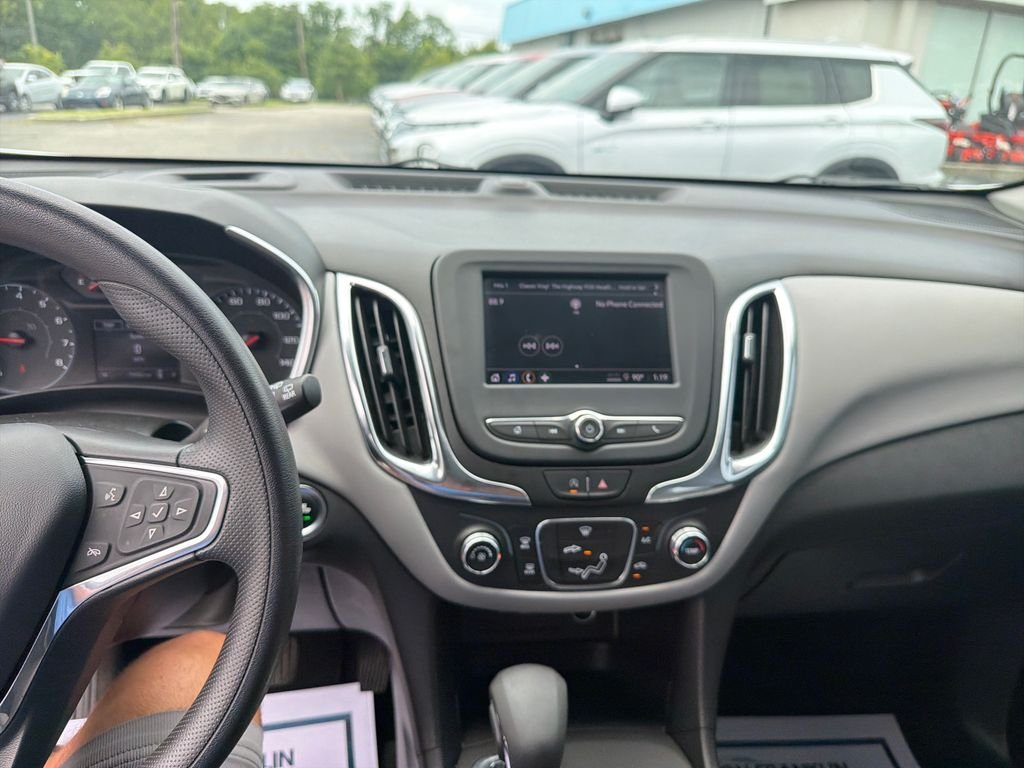 Used 2022 White Chevrolet LS image 21