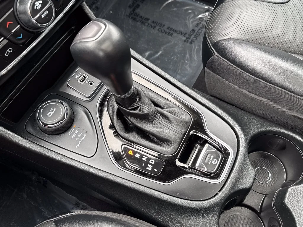 Used 2022 Black Jeep Limited image 26