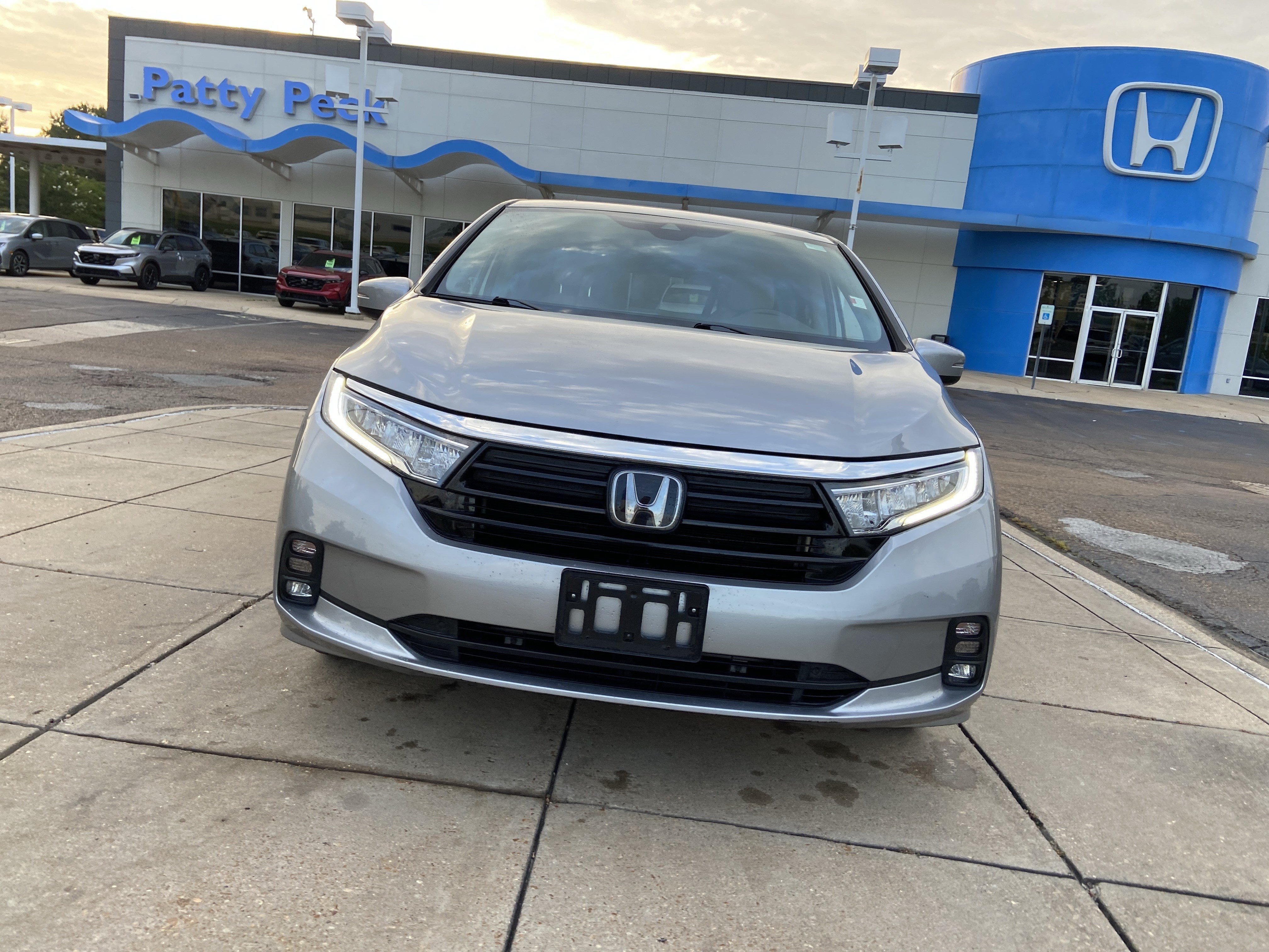 Used 2021 Lunar Silver Metallic Honda EX-L image 3