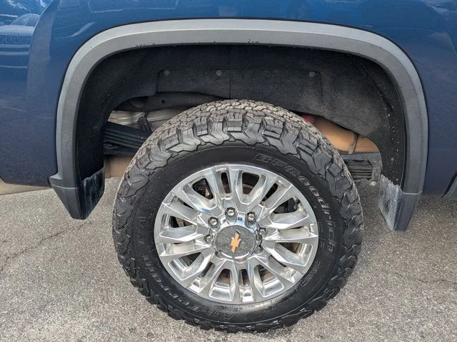 Used 2021 Blue Chevrolet High Country image 11