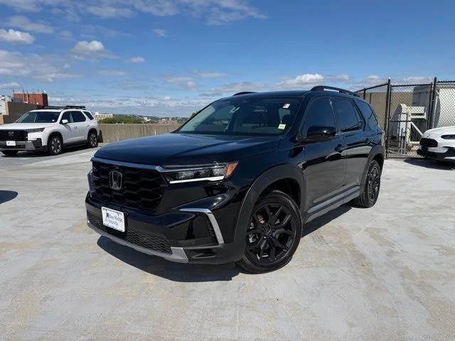 2025 Honda Pilot Elite AWD's photo