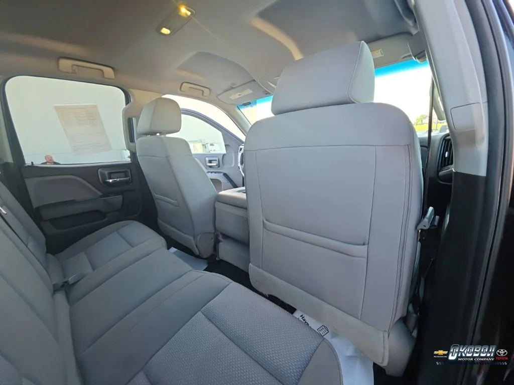 Used 2018 Black Chevrolet Custom image 21
