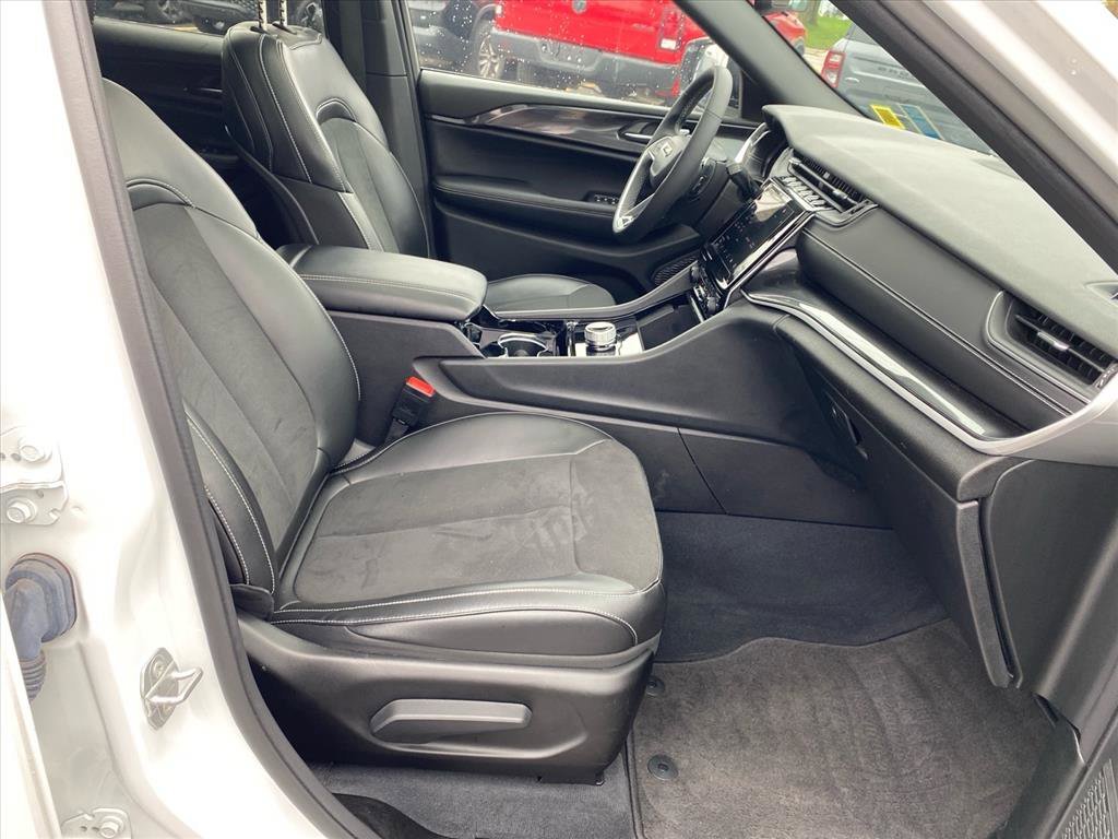 Used 2023 Bright White Clearcoat Jeep Altitude image 25