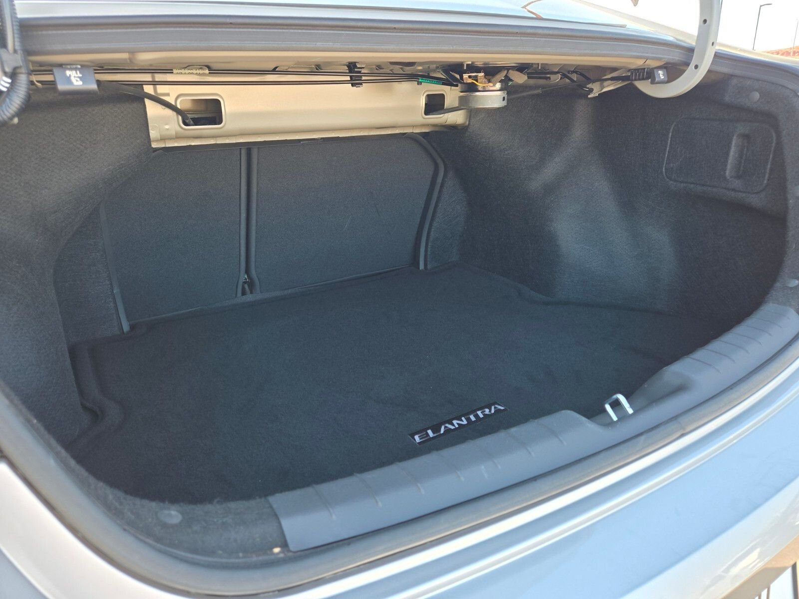 Used 2020 Silver Hyundai Limited image 14