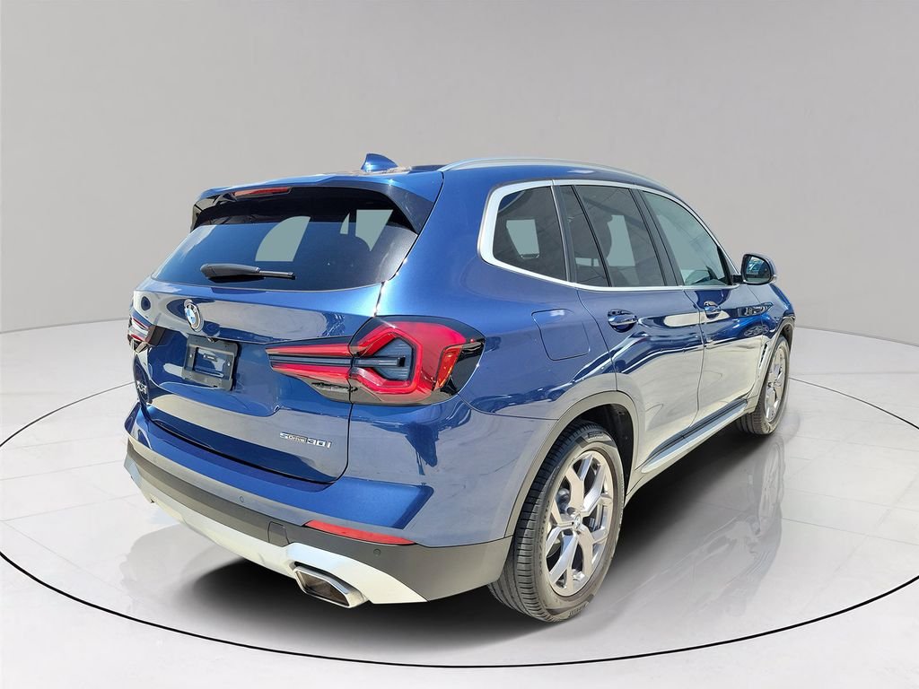 Used 2024 Blue BMW sDrive30i image 6