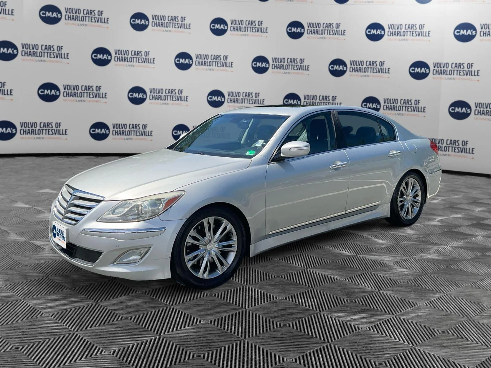 2012 Hyundai Genesis 4.6's photo