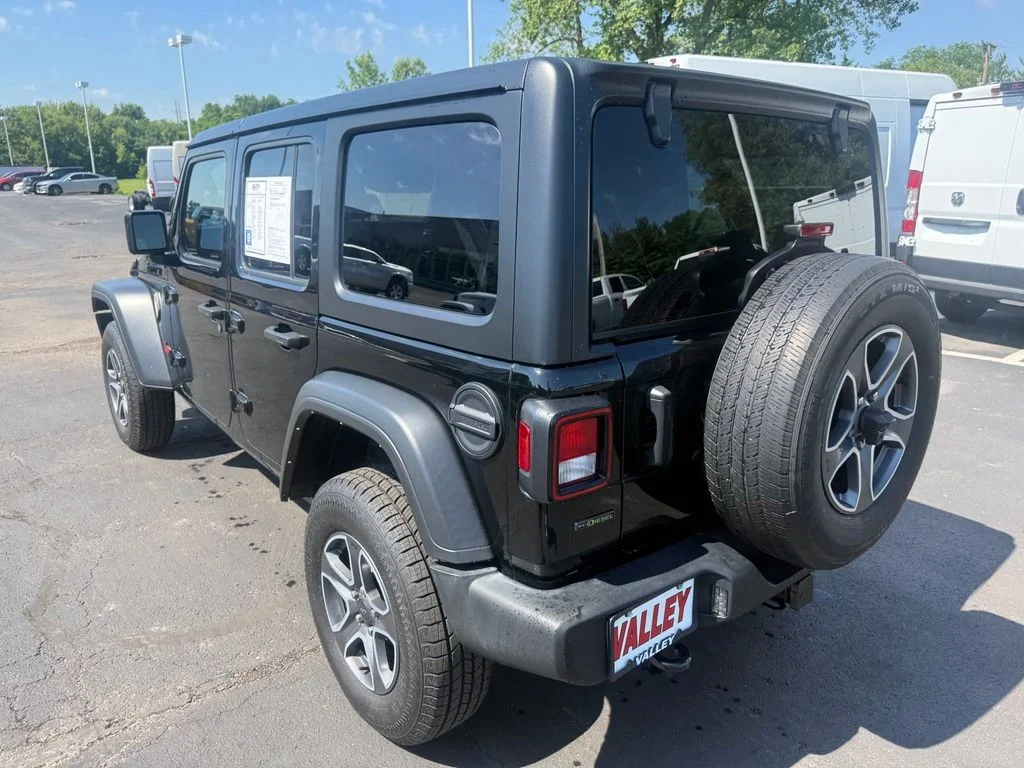 Used 2022 Black Jeep Unlimited Sport S image 6