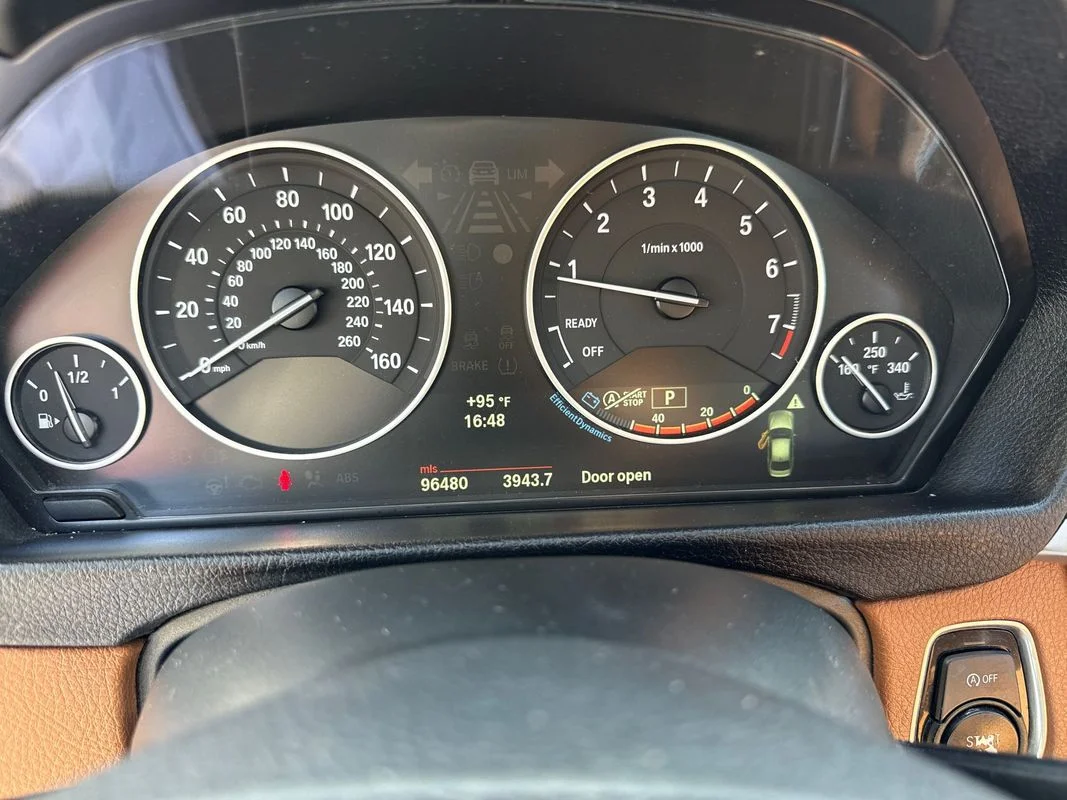Used 2013  BMW xDrive image 20