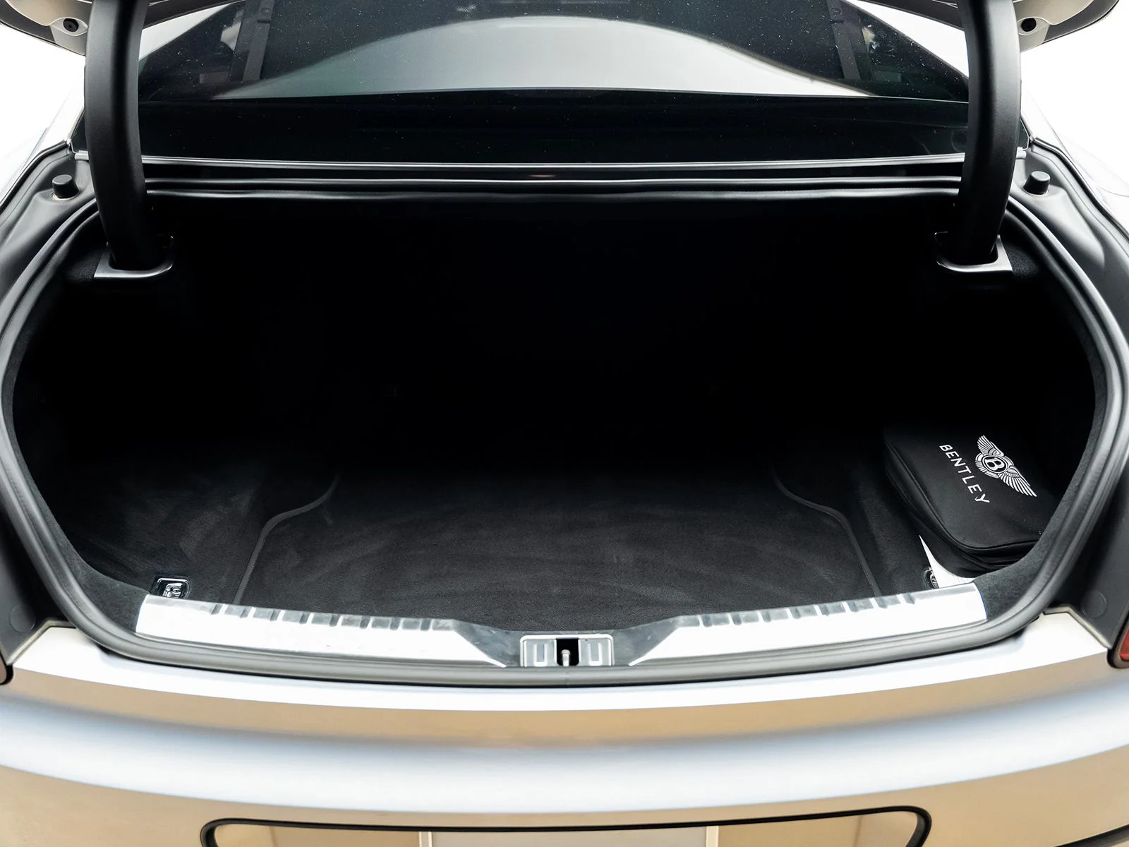 Used 2022 Silver Bentley W12 image 56