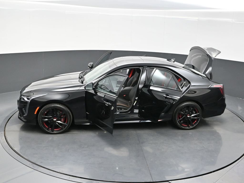 2025 Cadillac CT4 V-Series - Photo 27
