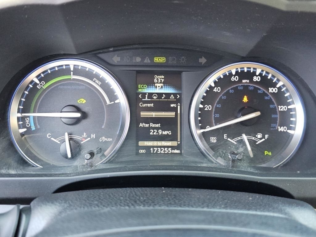 Used 2015 Mica Toyota Limited Platinum image 34