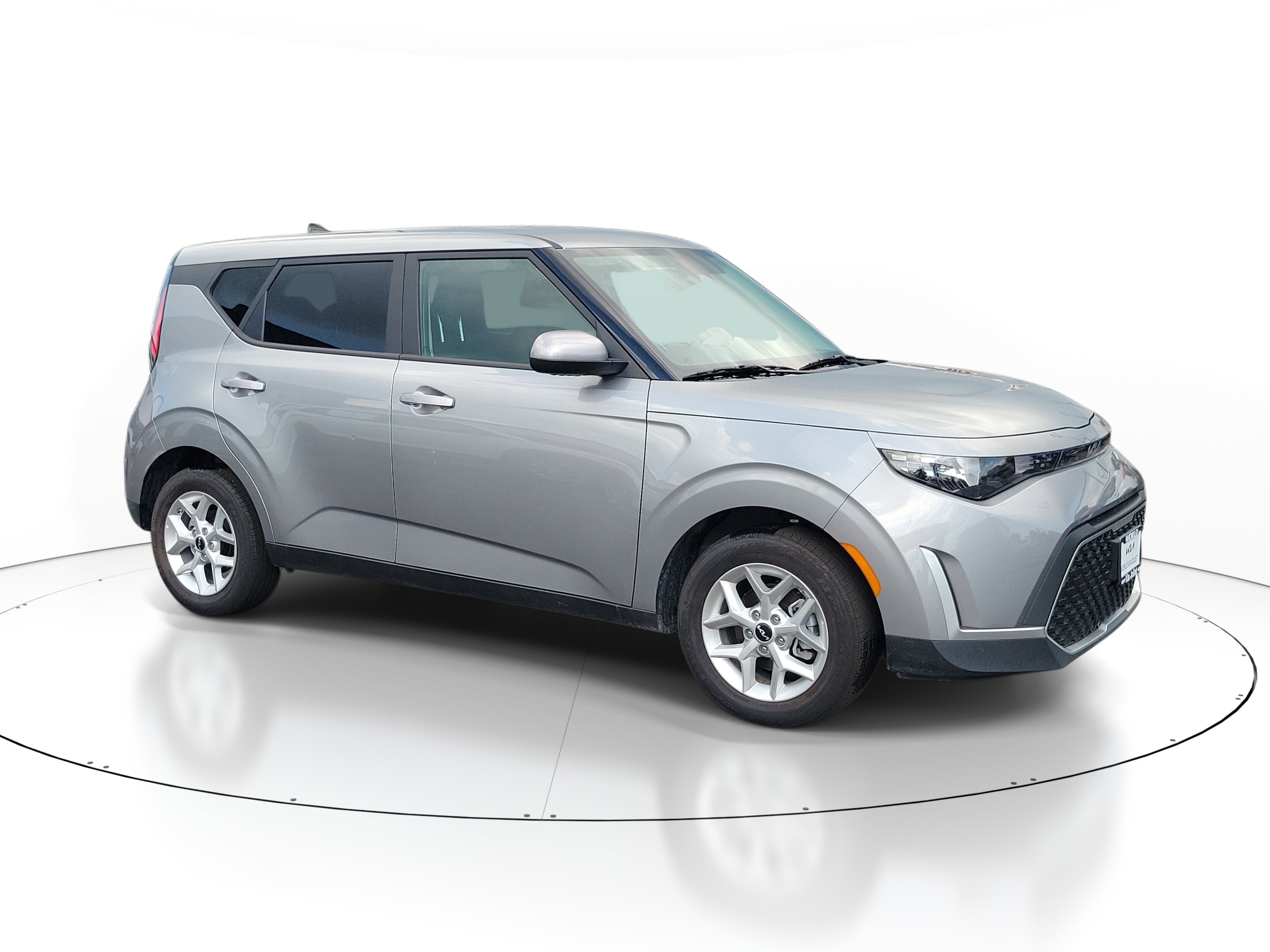 Used 2025 Gray Kia  image 1