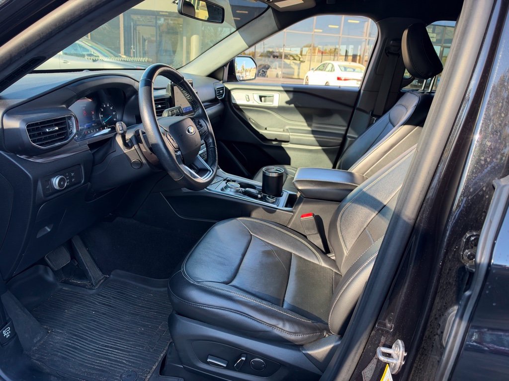 Used 2020 Black Ford Limited image 10