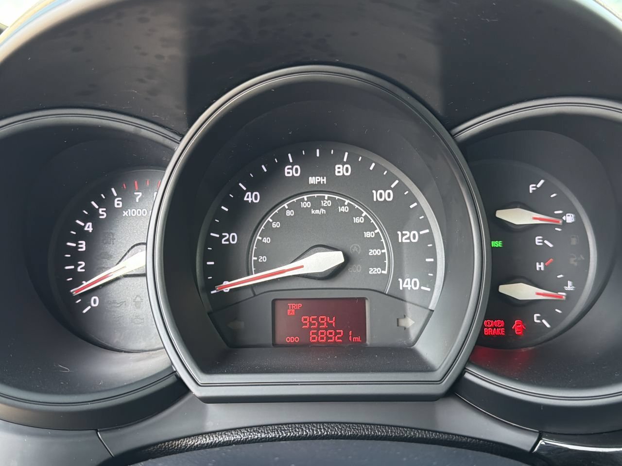 Used 2016 Bright Silver Metallic Kia LX image 27