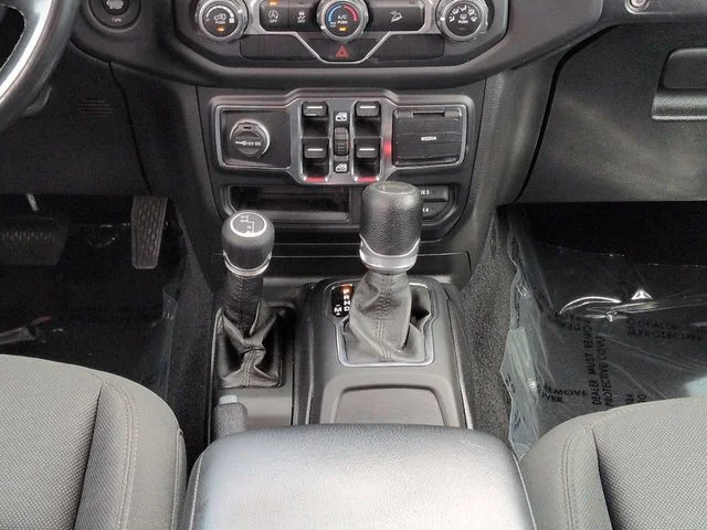 Used 2020 Black Jeep Unlimited Sport image 18