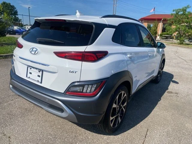 Used 2022 White Hyundai Limited image 6