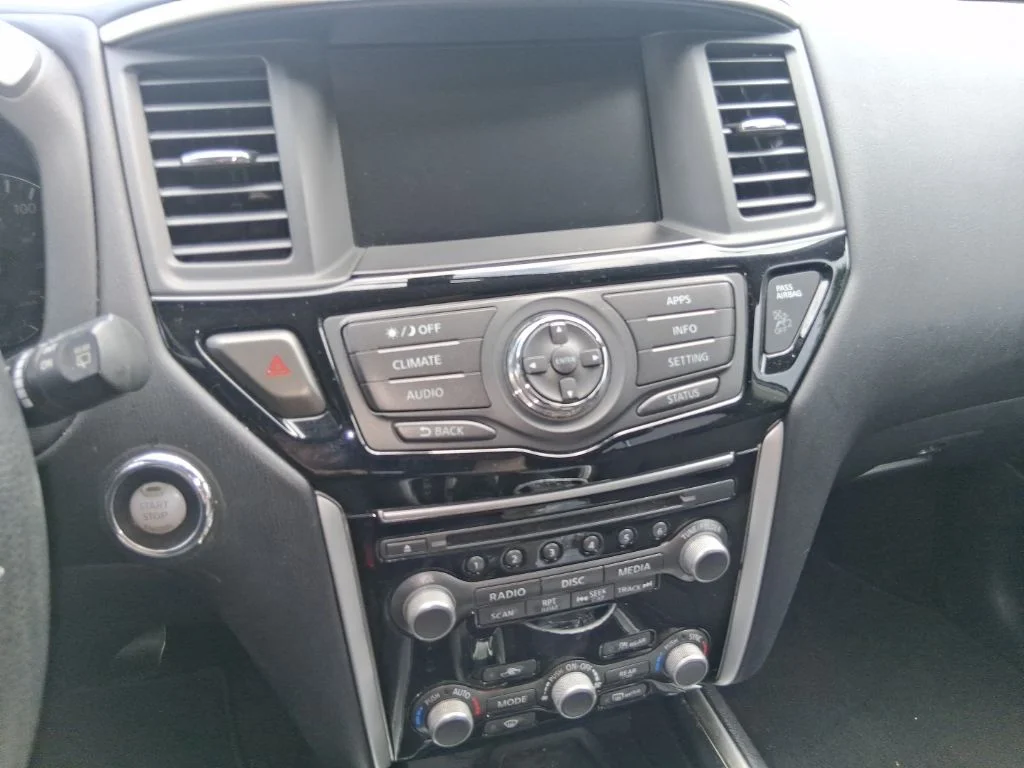 Used 2019 Gray Nissan S image 10